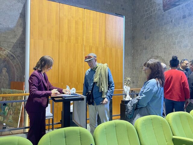 Rossella De Cicco incanta il pubblico al Teatro di Bolsena con “Ritratti di Parole”