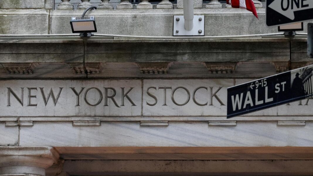 Le Borse oggi, 14 novembre. Mercati deboli dopo la fine dello shutdown, dubbi sul taglio Fed