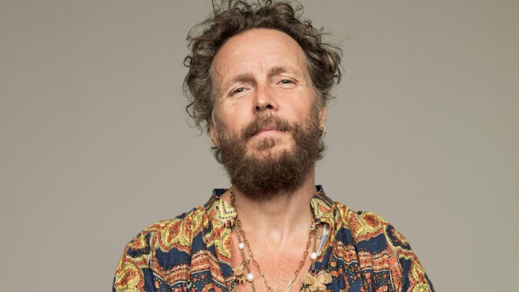 Niuiorcherubini, il viaggio di Jovanotti nei mille mondi di New York. Recensione di Gino Castaldo