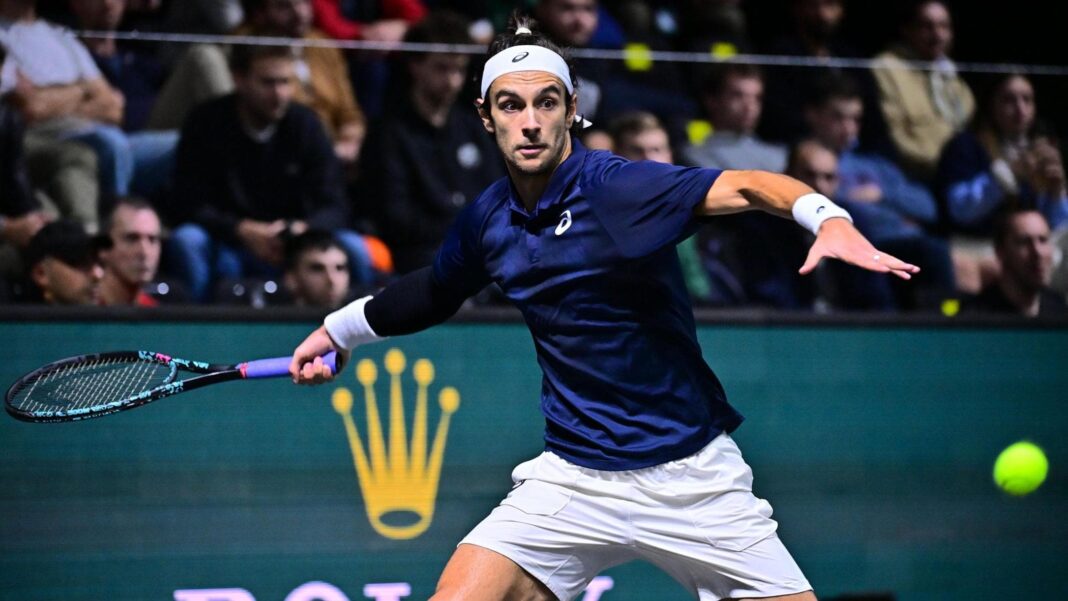 Musetti batte Wawrinka 4-6, 7-6, 6-4 e vola ai quarti dell’Atp di Atene