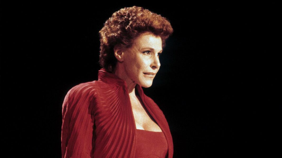 Ornella Vanoni, la gioia e l’ironia. La sua vita in un libro: “Ho avuto tutto”