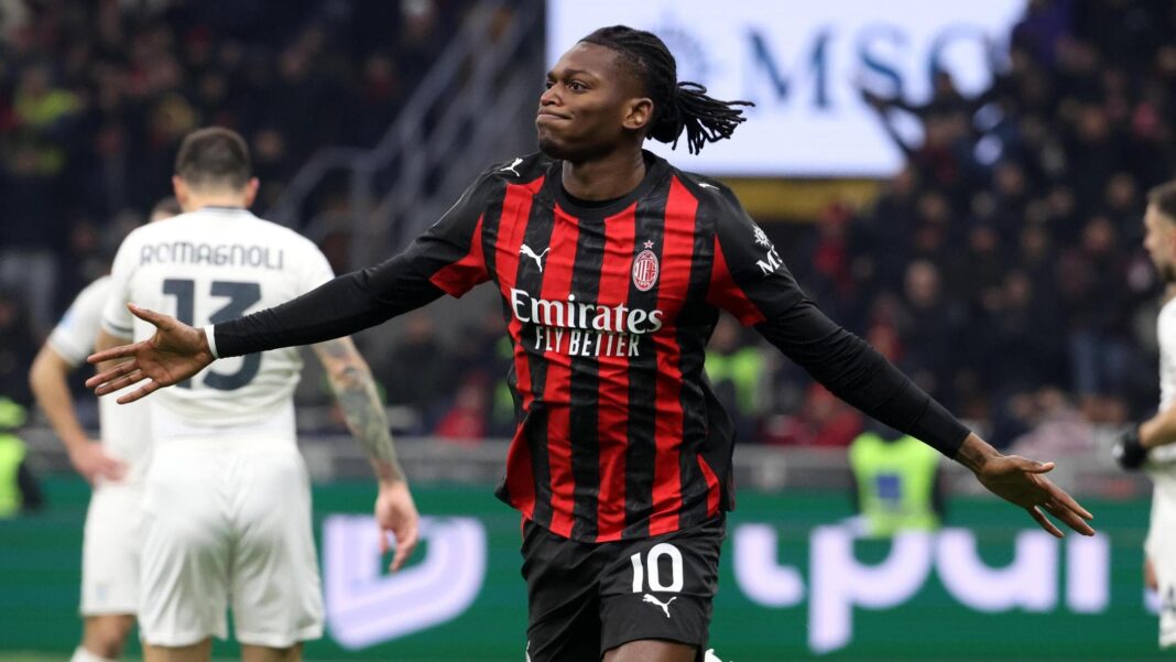 Leao riporta il Milan in testa, Lazio battuta 1-0. Finale rovente, Var e arbitro protagonisti