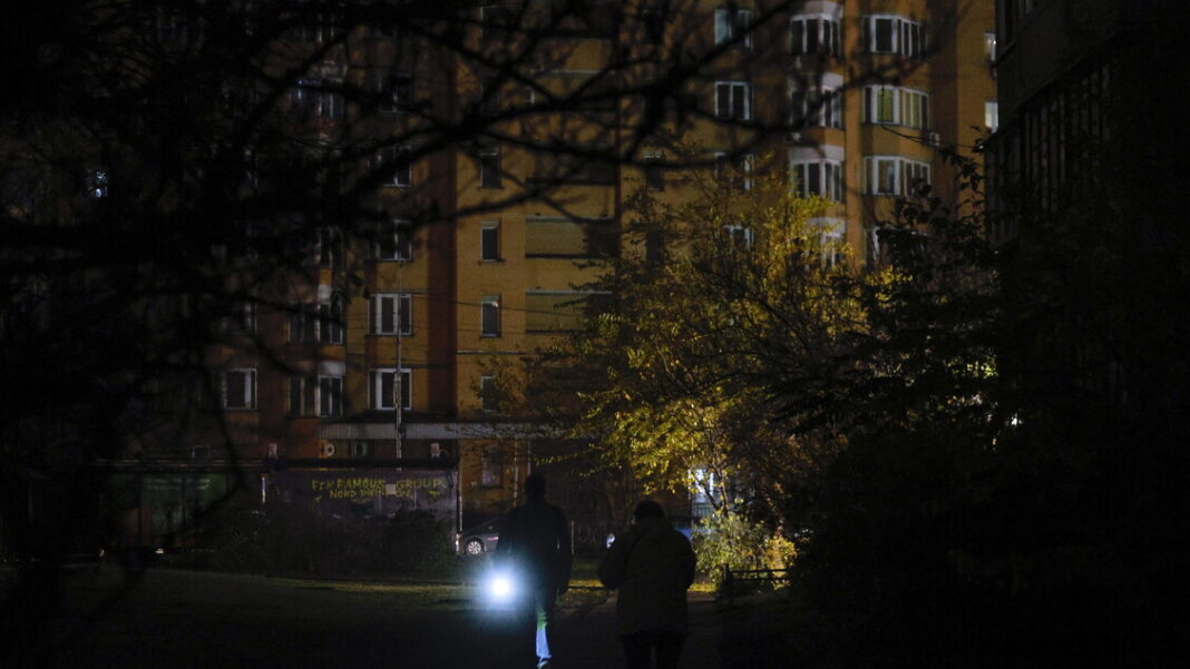 Centinaia di missili e droni russi su Kiev, 3 feriti – Notizie