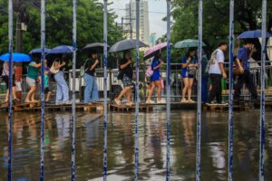 La sonda alluvioni oscura le prospettive di crescita