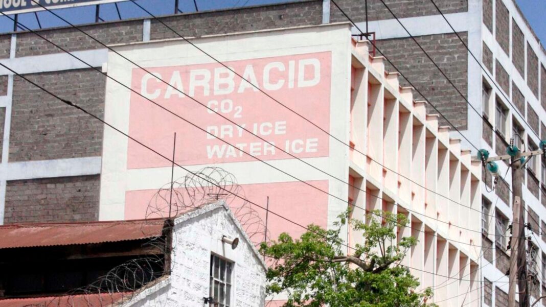 Carbacid dimezzerà la dipendenza da Kenya Power con il passaggio al solare