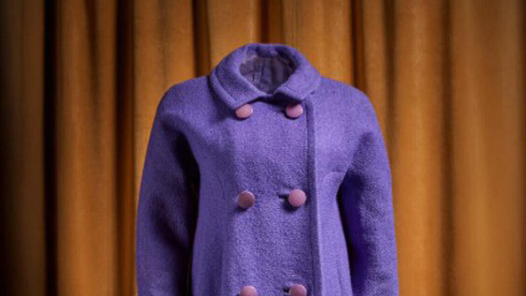 All’asta da Sotheby’s il cappotto di Jackie Kennedy neo first lady – Moda