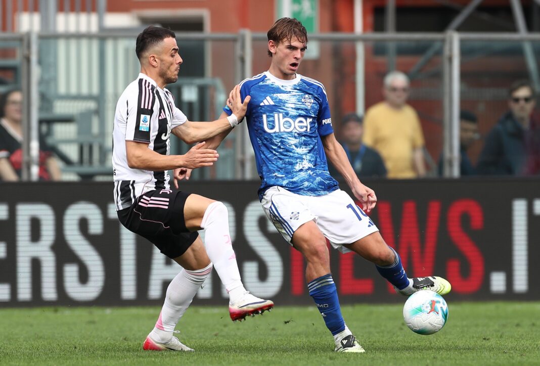 Kostic, ala della Juventus in ripresa, aspetta una proposta