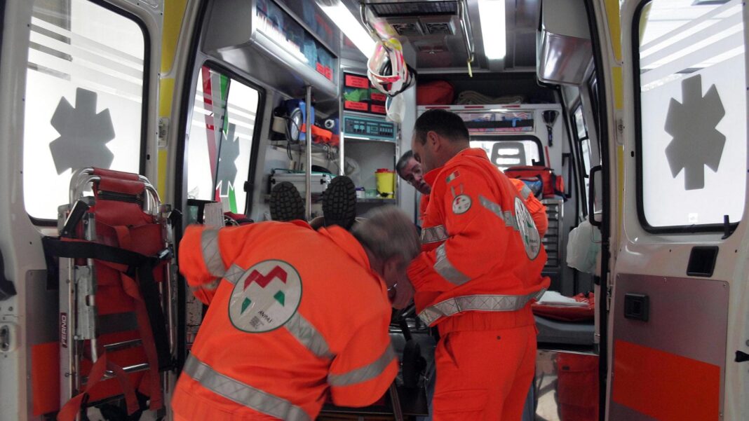 Maniago, scontro tra auto e corriera: un morto e diversi studenti feriti
