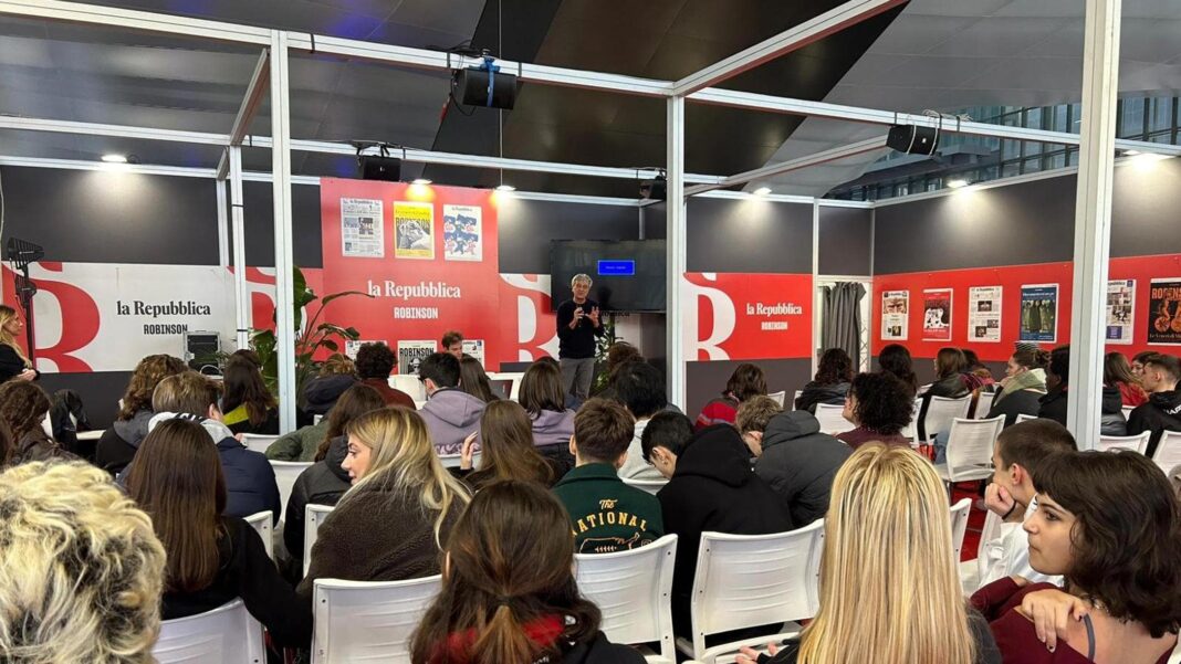 Più libri più liberi 2025: la diretta dall’Arena Repubblica Robinson di oggi. Giuli arrivato in fiera