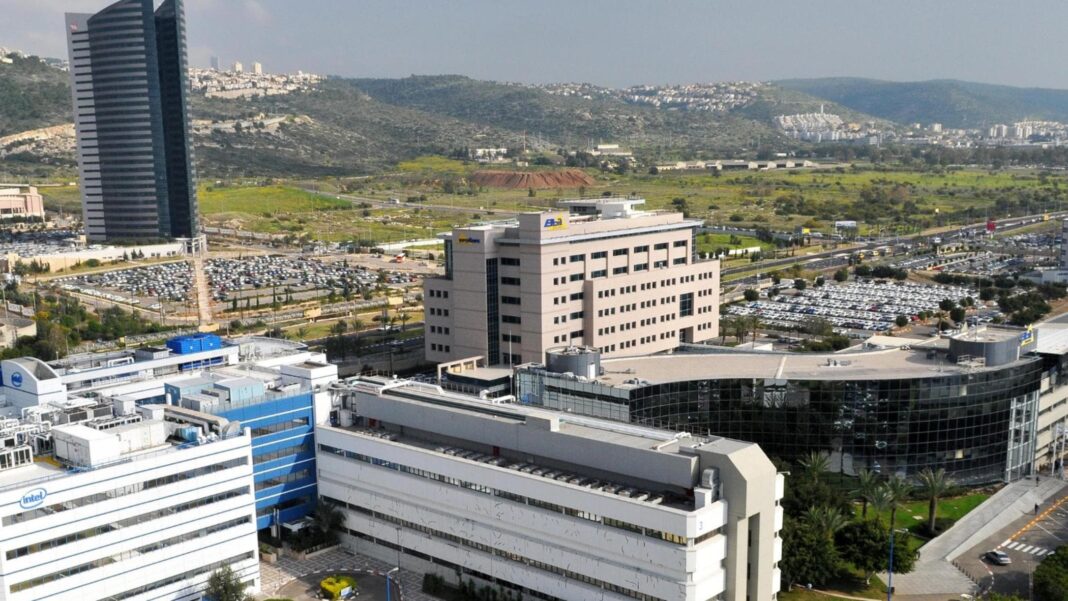 Nato, inchiesta su corruzione appalti: mandato d’arresto per un italiano