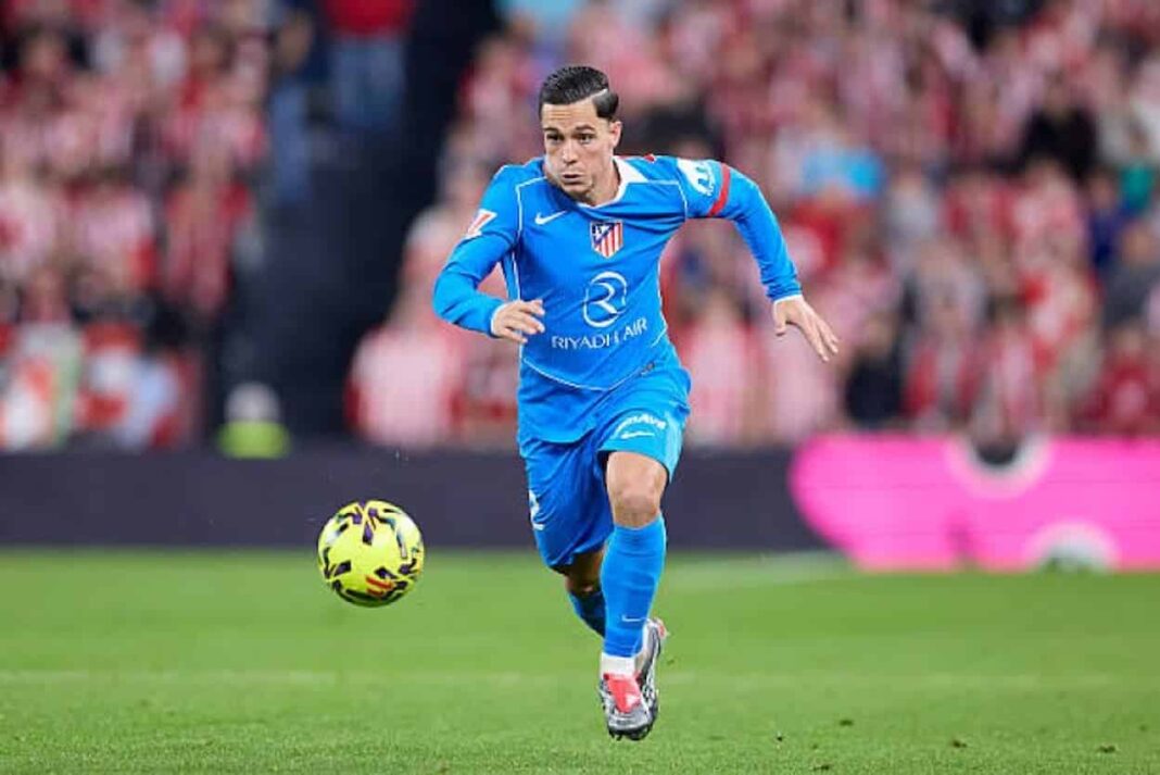 Premier League Side Battle Roma per Giacomo Raspadori