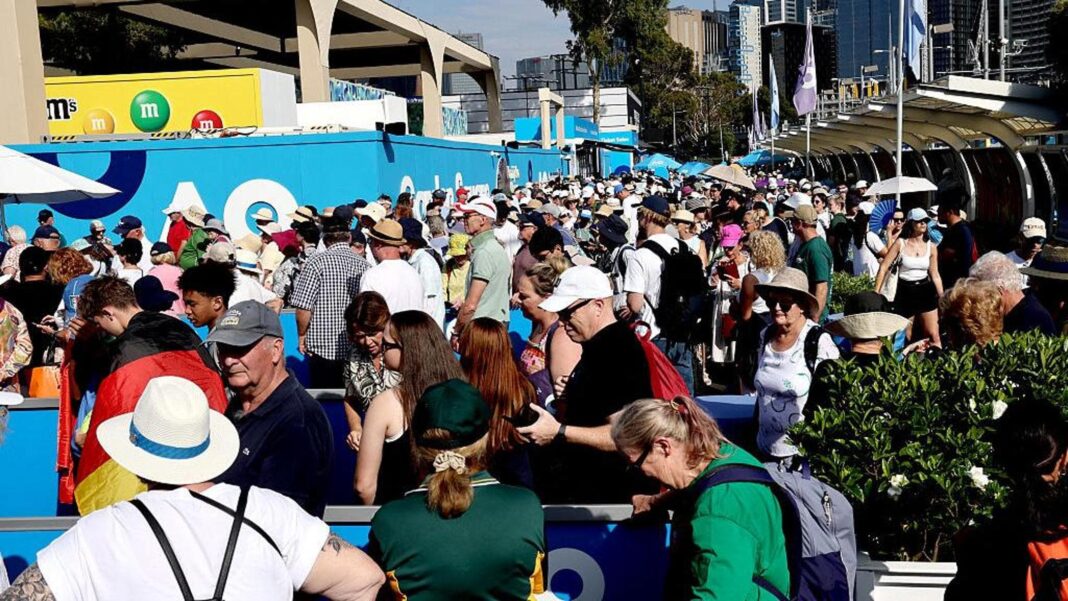 Australian Open 2026, i risultati in diretta. Sonego batte Taberner. Buona la prima per Errani e Paolini