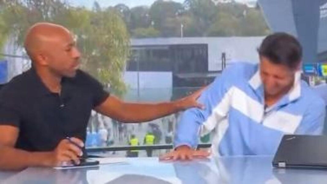 Australian Open, Darderi accusa crampi in diretta Tv. Spavento tra i conduttori