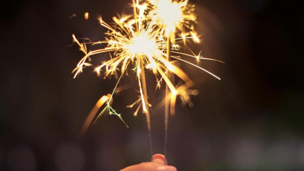 Crema, prende fuoco il soffitto in un locale per le candele sulle bottiglie: chiuso per 8 giorni