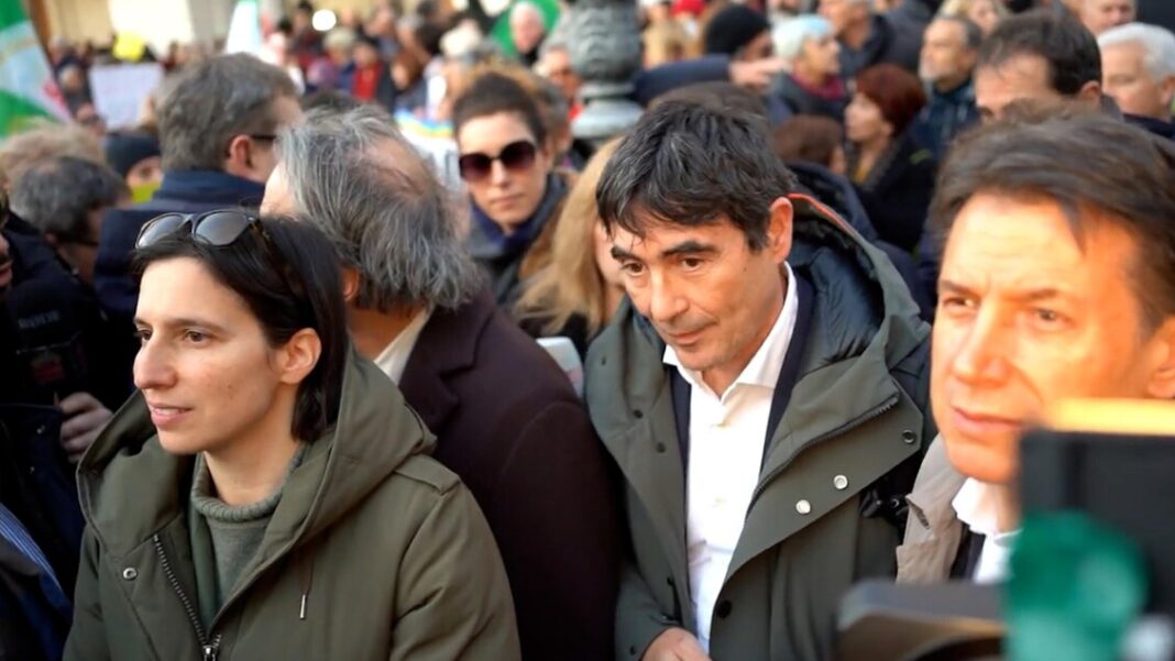 Foto di gruppo del Campo largo per l’Iran, “la piazza c’è” – Notizie