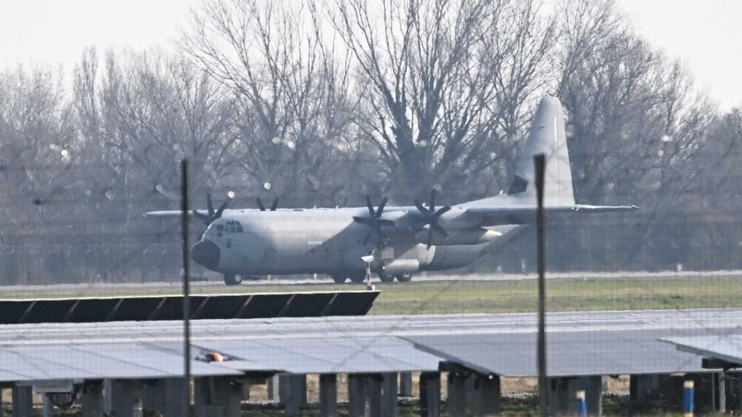 Atterrato a Linate l’aereo di Stato con le salme delle vittime di Crans-Montana – Notizie