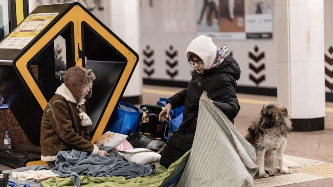 Guerra Ucraina – Russia, le notizie di oggi. Kiev, il pompiere muore spegnendo l’incendio provocato dal raid russo