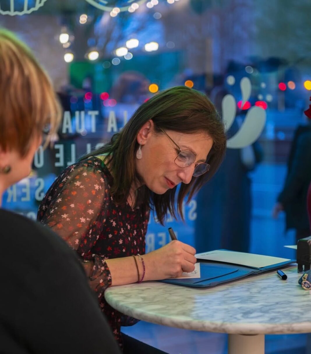 Rossella De Cicco: esce “Battiti d’Emozioni” e cresce l’interesse per il format “Ritratti di Parole”