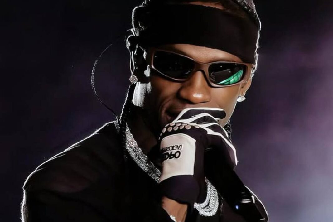 Nel nuovo film di Christopher Nolan c’è un cantante famosissimo: nessuno lo aveva notato