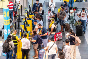 Sempre più filippini in viaggio per la Settimana Santa in mezzo alla crisi petrolifera ed energetica