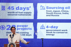 Marcos afferma che la fornitura di petrolio filippino sarĂ garantita per oltre 45 giorni