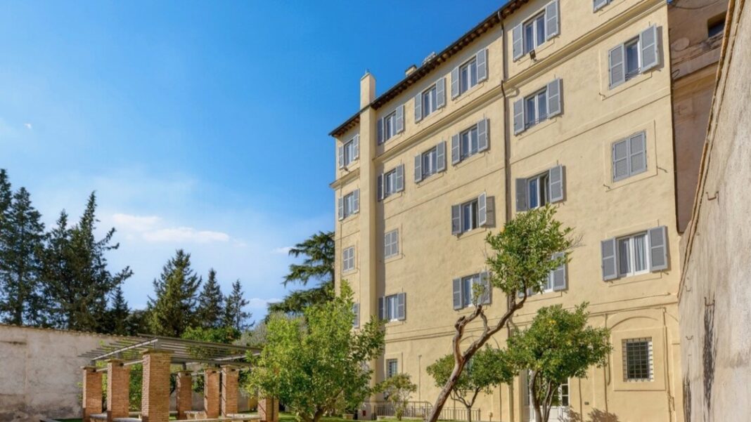 In vendita a Roma il palazzo che fu sede del Pontificio Collegio belga