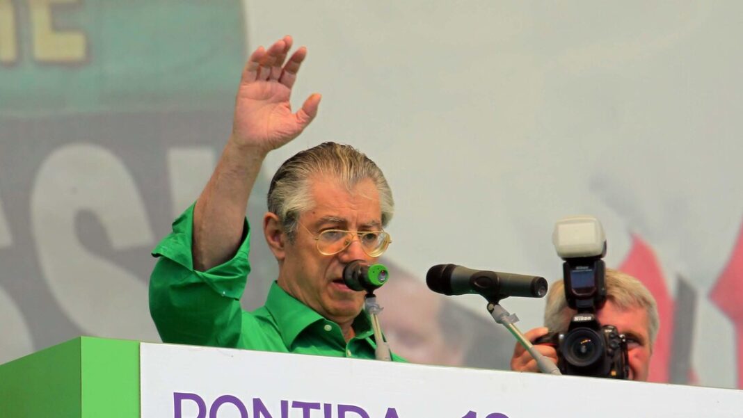 Funerali di Bossi a Pontida domenica 22. Ci saranno Meloni e Tajani. Il figlio Renzo: ‘Il funerale con il popolo della Padania e la famiglia della Lega’ – Notizie