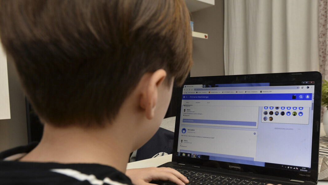 L’esperto: ‘A 13 anni è troppo presto per i social, servono nuove norme’ – Web & Social