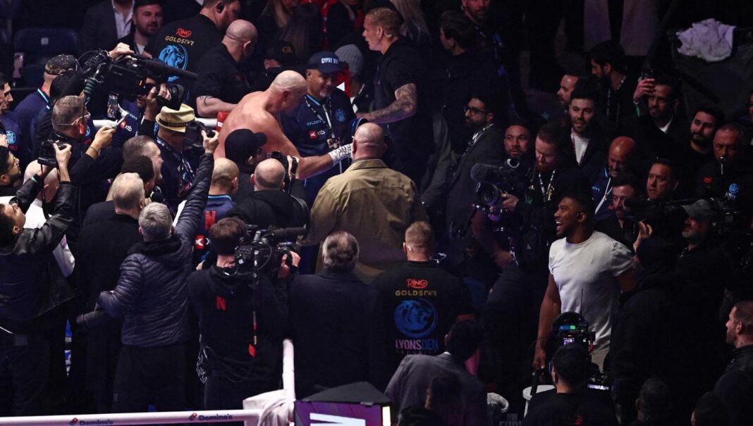 Tyson Fury è tornato. Domina Makhmudov e urla contro Joshua: “Ora voglio te”