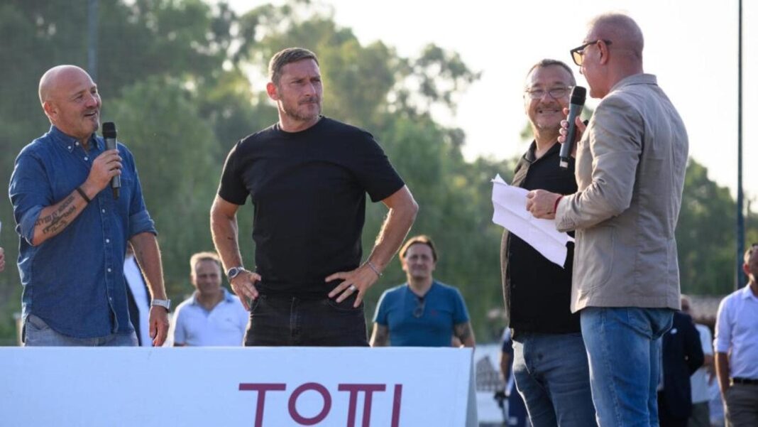 Totti scuola calcio, sequestrati i conti dell’academy: sotto inchiesta il fratello dell’ex campione