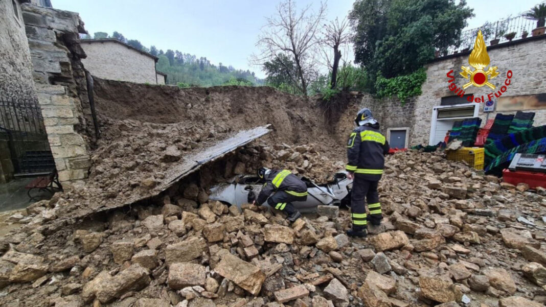 Allerta gialla in otto regioni, crollato un muro ad Ascoli Piceno – Notizie