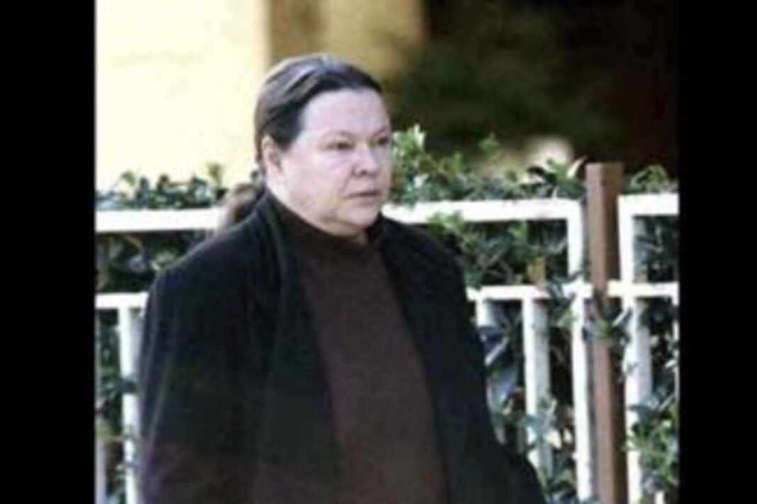 Sfigurata da un intervento di chirurgia estetica, il volto dell’attrice italiana deformato