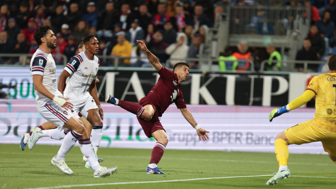 Il Cagliari batte il Toro in rimonta e festeggia la salvezza – Calcio