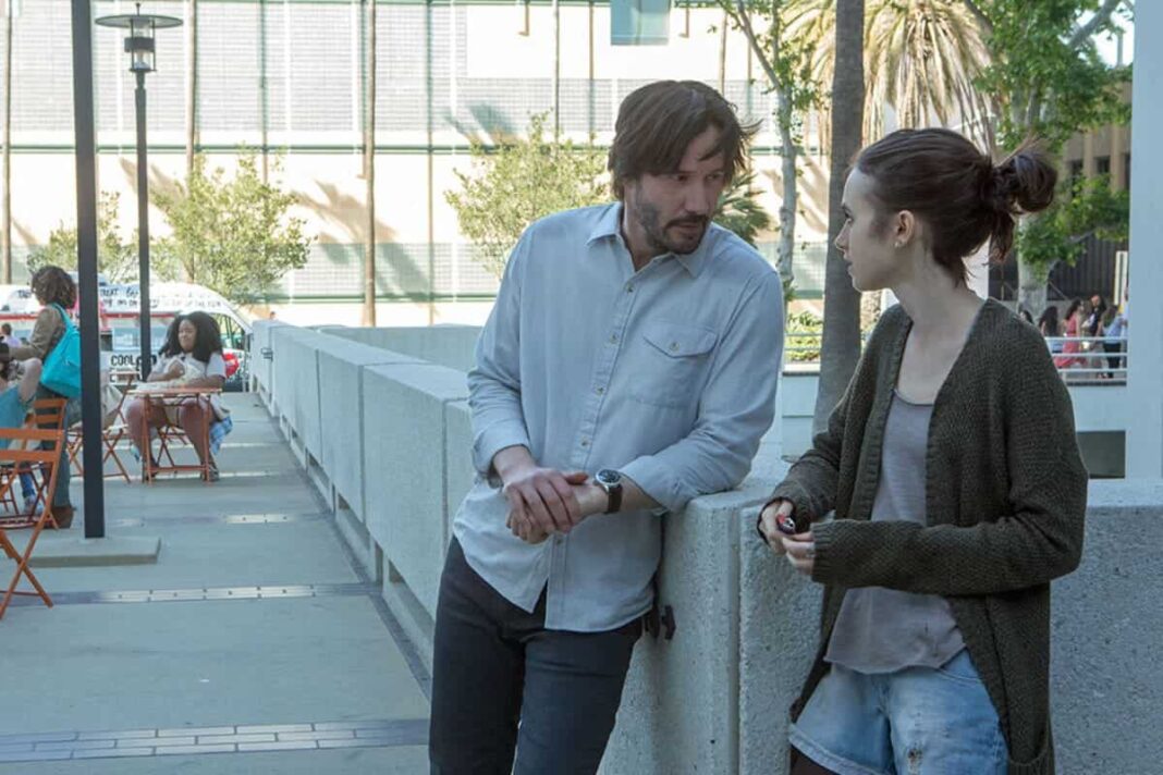 Keanu Reeves spiega come prendere in mano la propria vita: “Smetti di aspettare che la vita sia facile, fai così e potresti avere una vita incredibile”