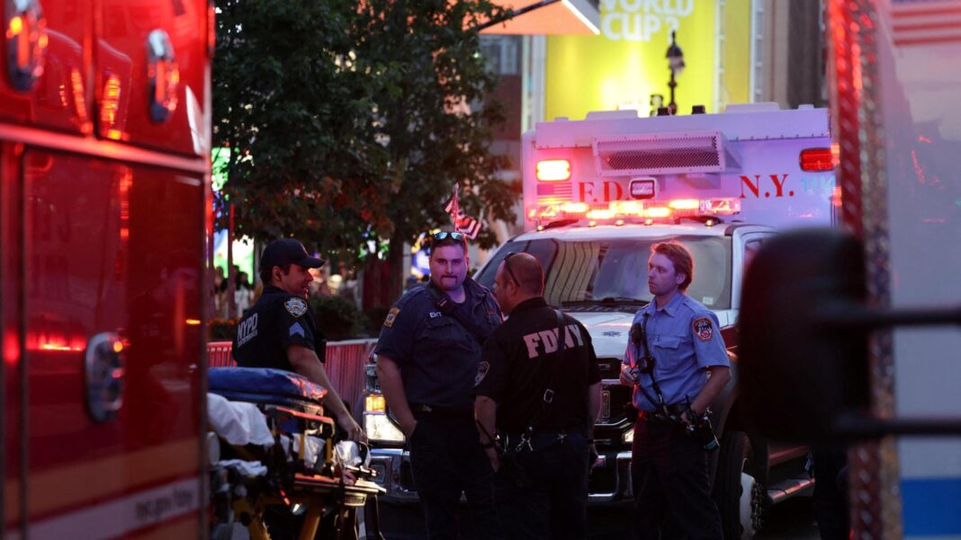 Almeno cinque persone accoltellate alla Penn Station di New York. Fermato l’aggressore