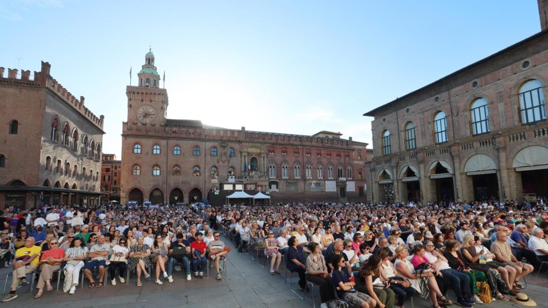 Repubblica delle idee 2026, la diretta. Ultima giornata di festa: tra gli ospiti Schlein, Prodi, Augias e Bellocchio