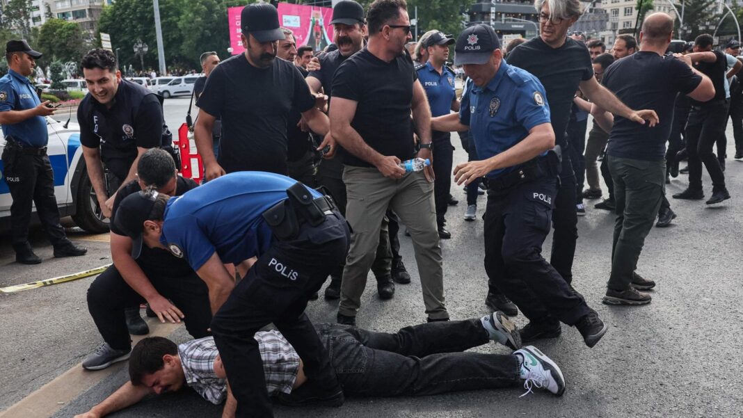 Ankara, città blindata: arrestati i manifestanti contrari al vertice Nato