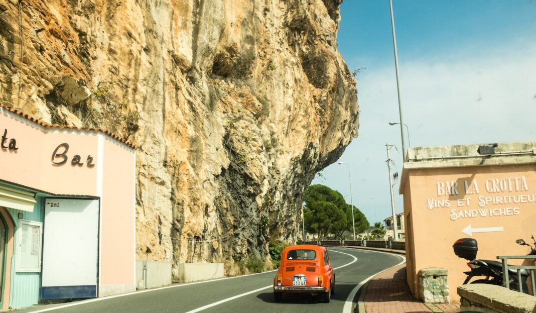 Guidare in Italia: si ampliano le strade a pedaggio senza barriere