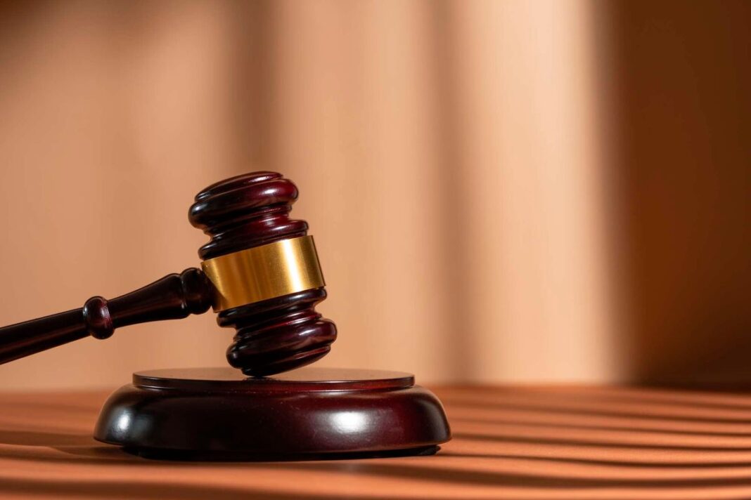 Il tribunale ordina la confisca di 15 milioni di scellini fittizi da parte di Sacco